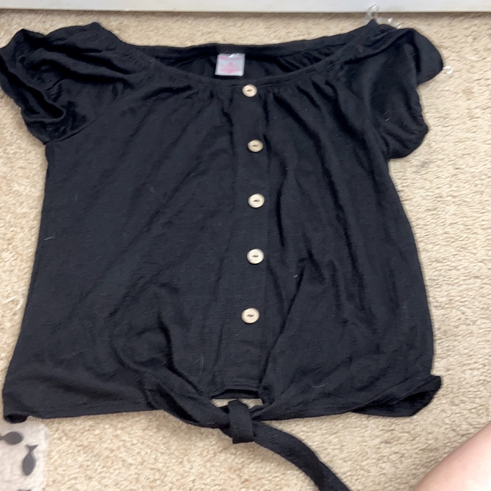 NO BOUNDARIES MEDIUM BLACK BLOUSE